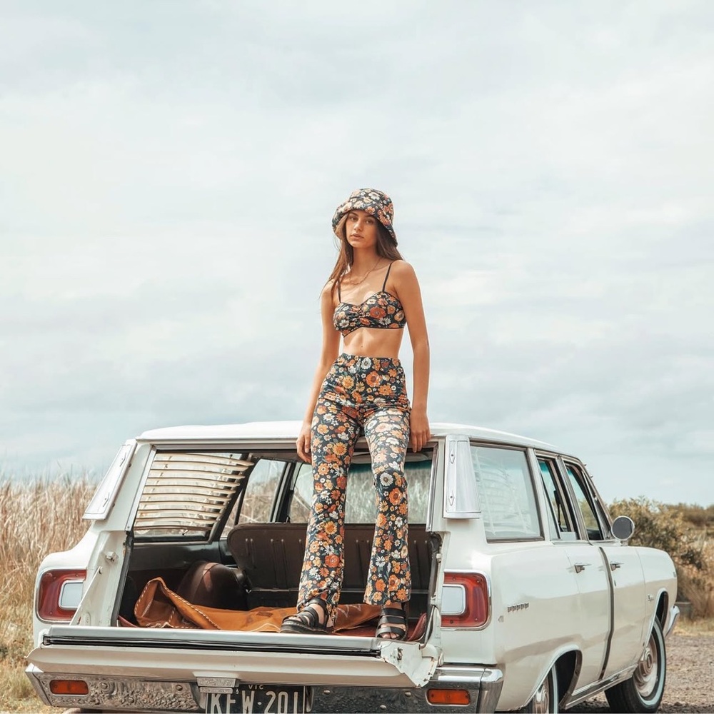 Ghanda Rosa Flares in Yesteryear Floral